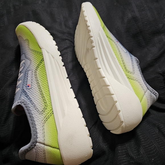 Psudo Reflex Knit Upper Sneakers Size 7 NWT - Picture 8 of 9